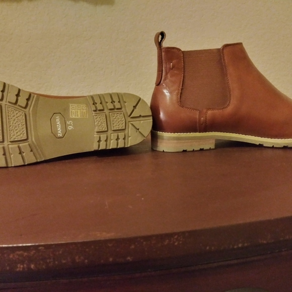 Zanzara Woody Chelsea Boots - Picture 2 of 8